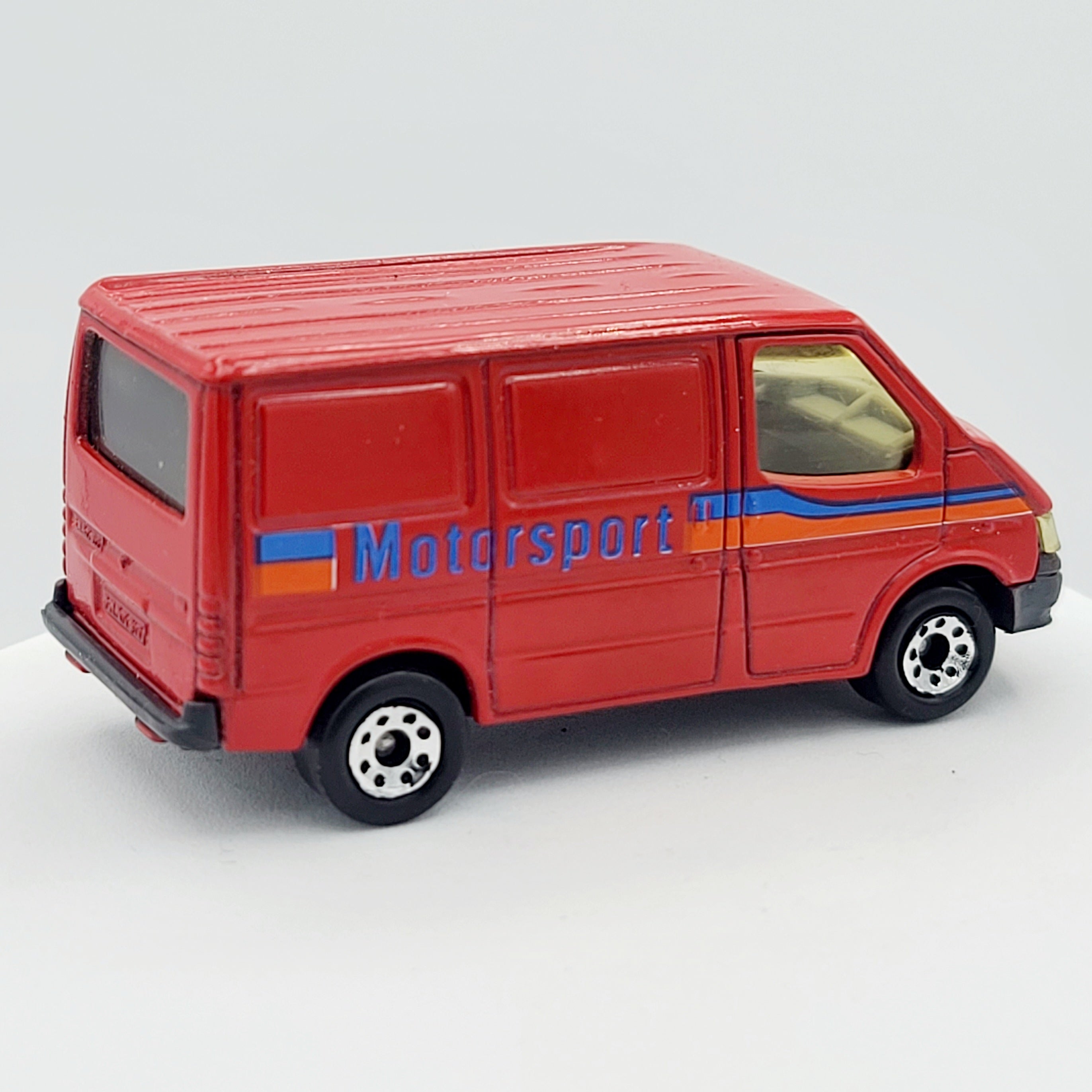 Matchbox '87 Ford Transit "Motorsport" (1986 MBX International ROW 1-75)